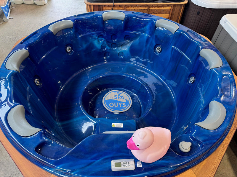 Trueform Extreme Family Cedar Spa - NZ MADE- 7 Seater - Ozone - HEAT PUMP READY